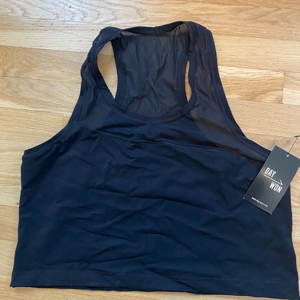 Day/Won Performance Compression Top